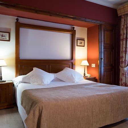 Hotel Sant Bernat Montseny Exterior foto