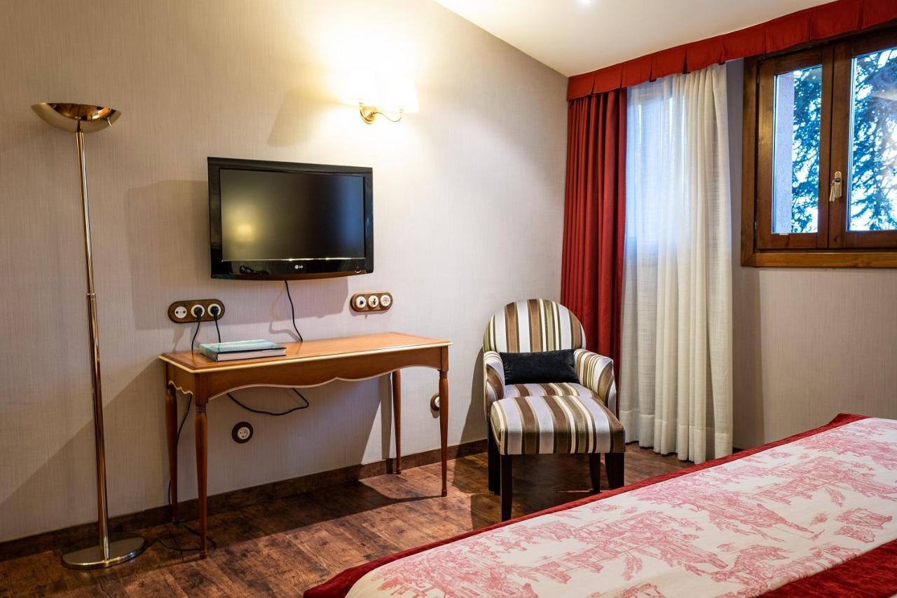 Hotel Sant Bernat Montseny Exterior foto