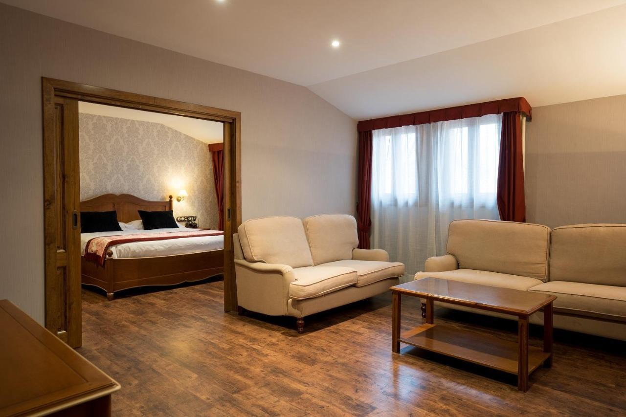 Hotel Sant Bernat Montseny Exterior foto