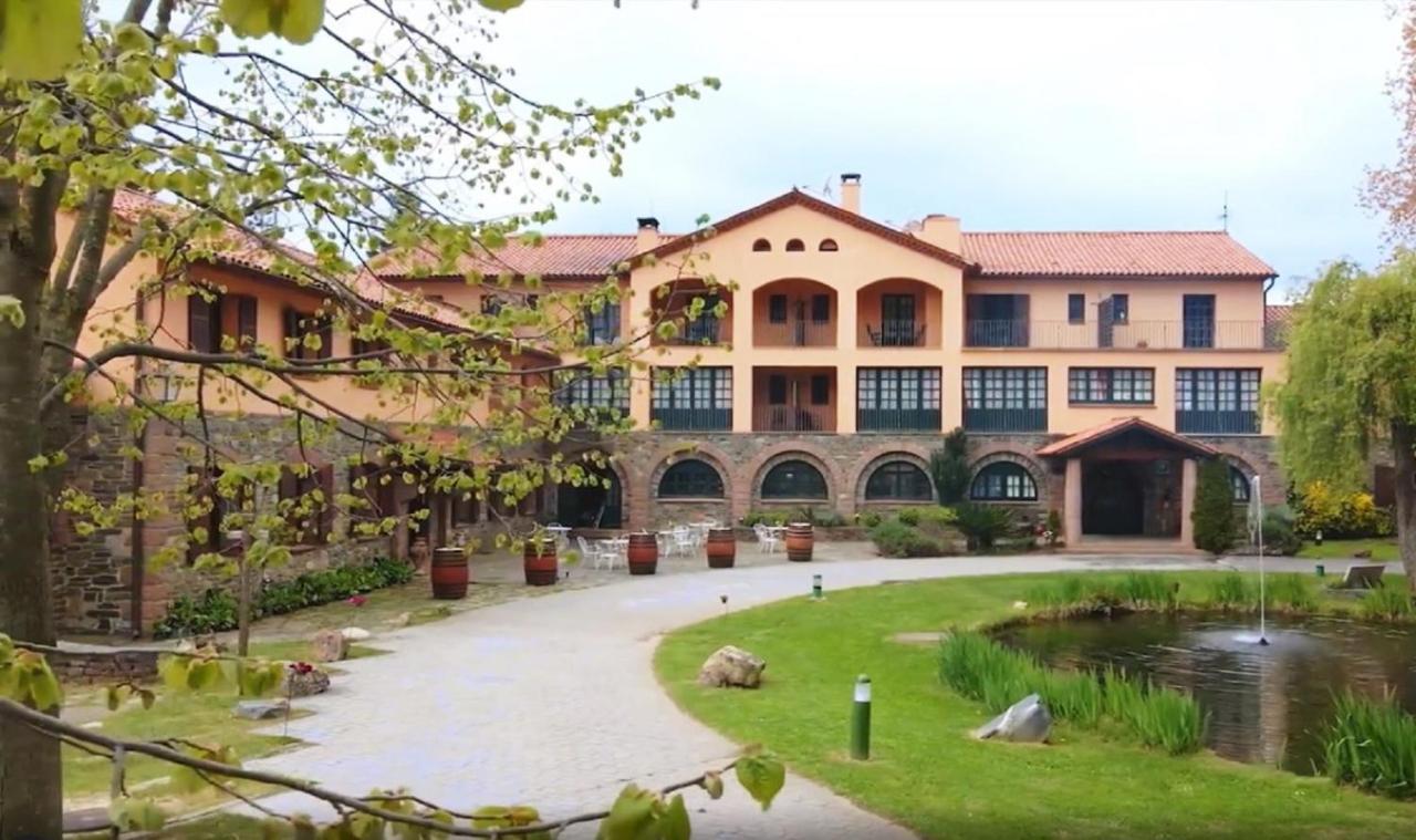 Hotel Sant Bernat Montseny Exterior foto