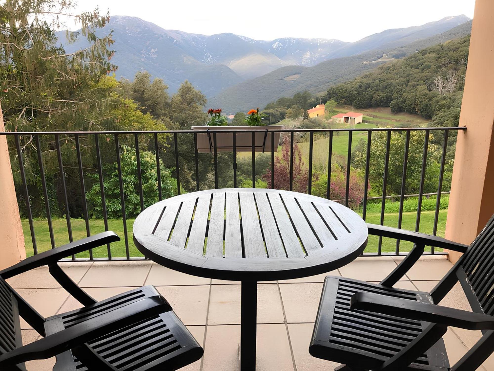 Hotel Sant Bernat Montseny Exterior foto